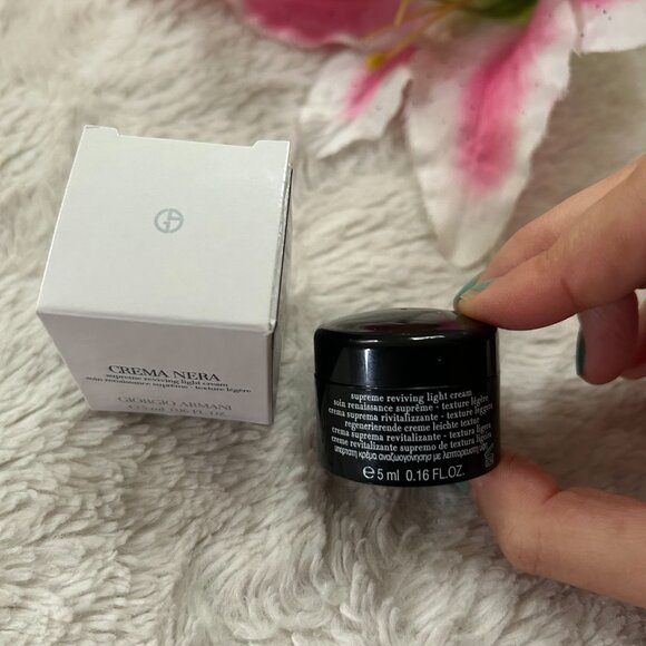 Giorgio Armani - Crema Nera, Supreme Reviving Light Cream - Picture 3 of 8